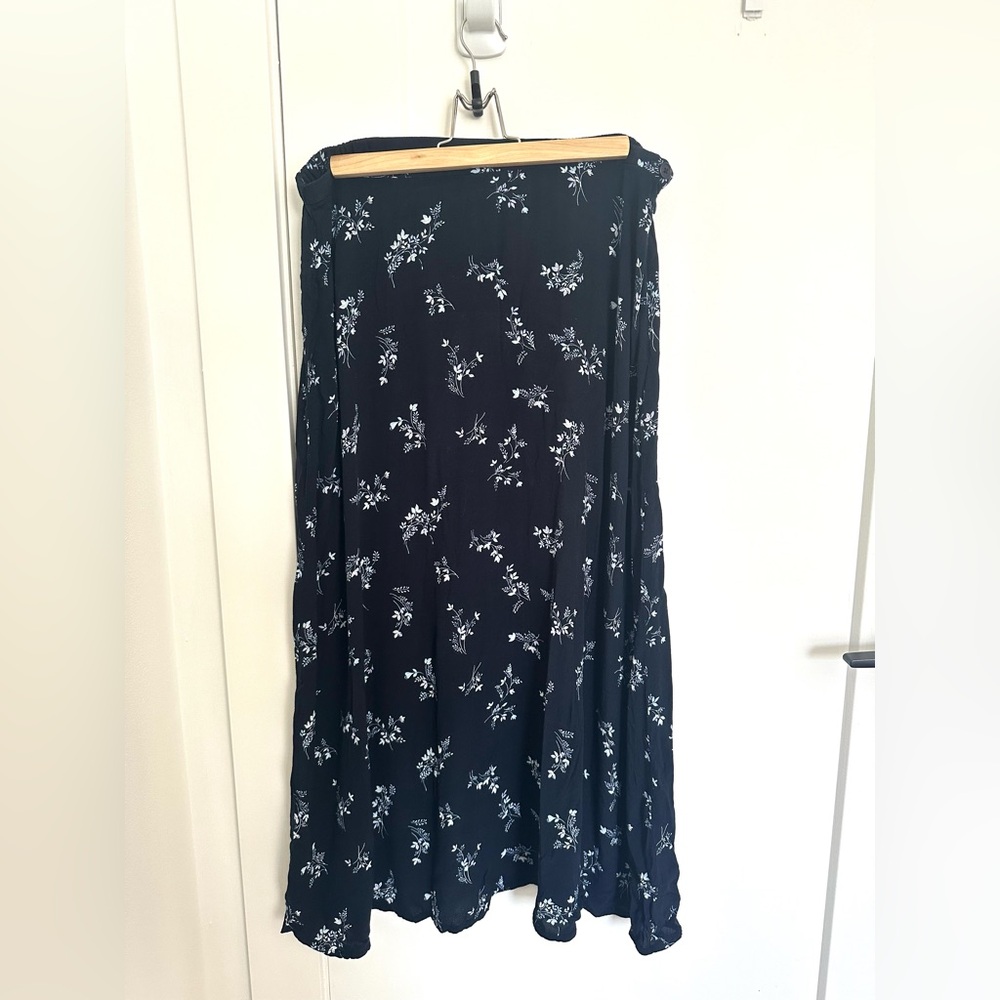 Vintage Navy Floral Midi Skirt size 14